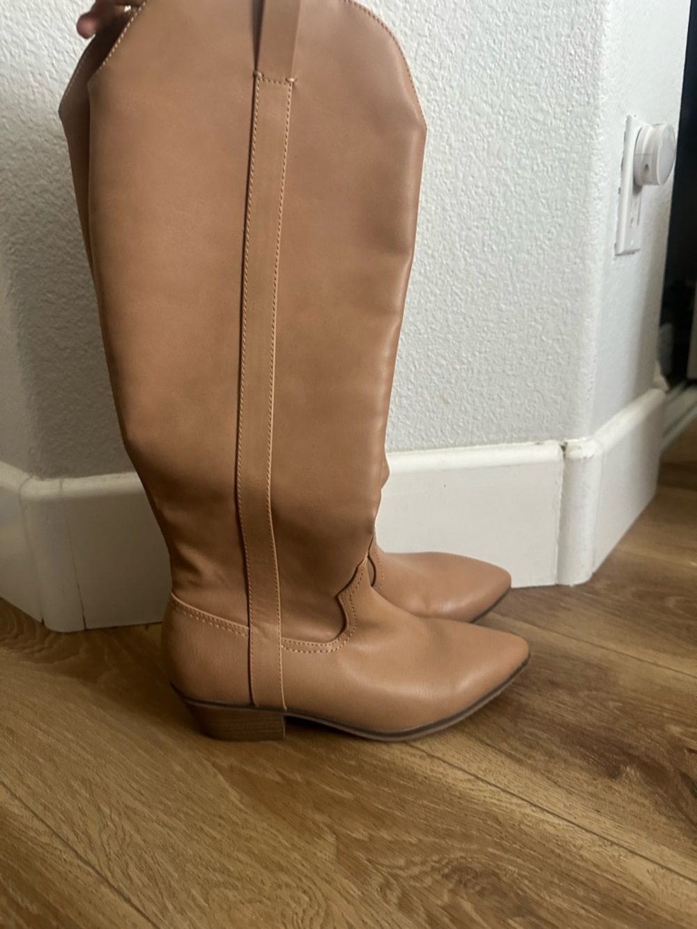 Women's Sommer Western
Tall Boots - Universal
Thread Tan 7.5